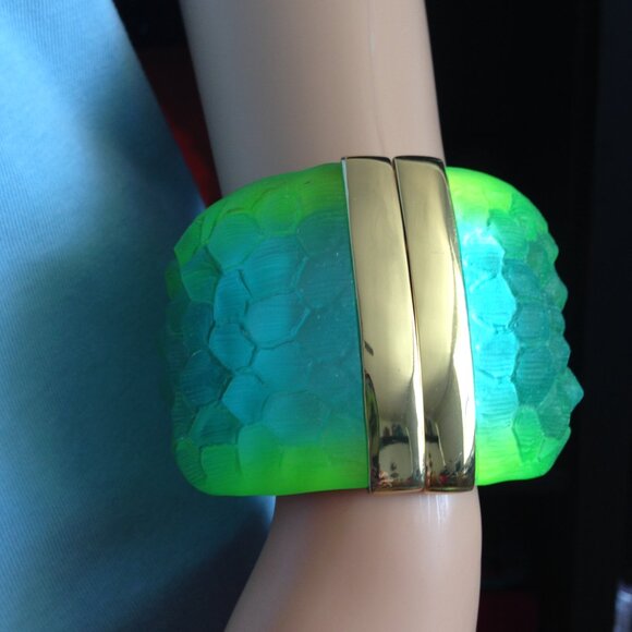 Neon Lucite Bracelet - Picture 6 of 12